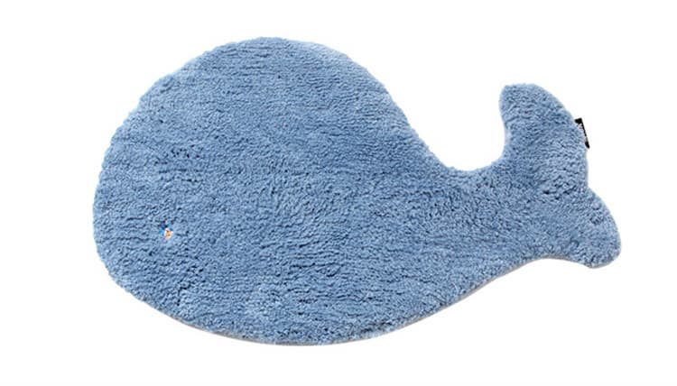 Funny color changing bath mat with various animal shapes